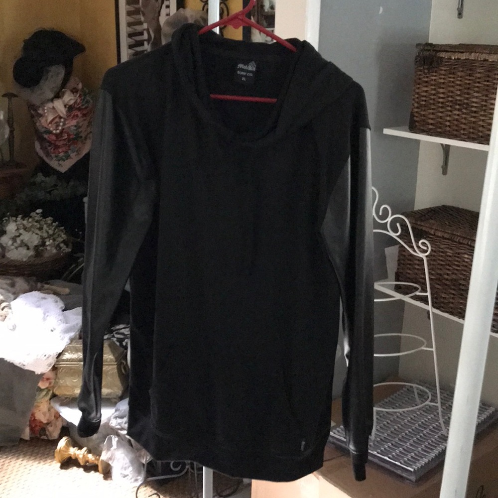 Molokai black hoodie size XL